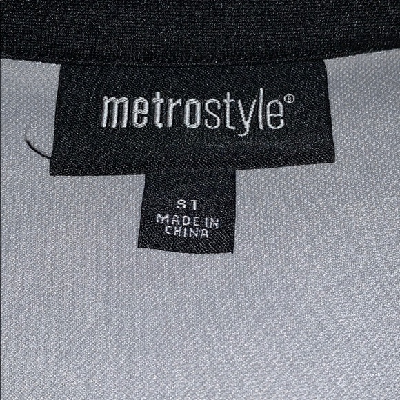 MetroStyle 2pc jogging suit. - Picture 5 of 6